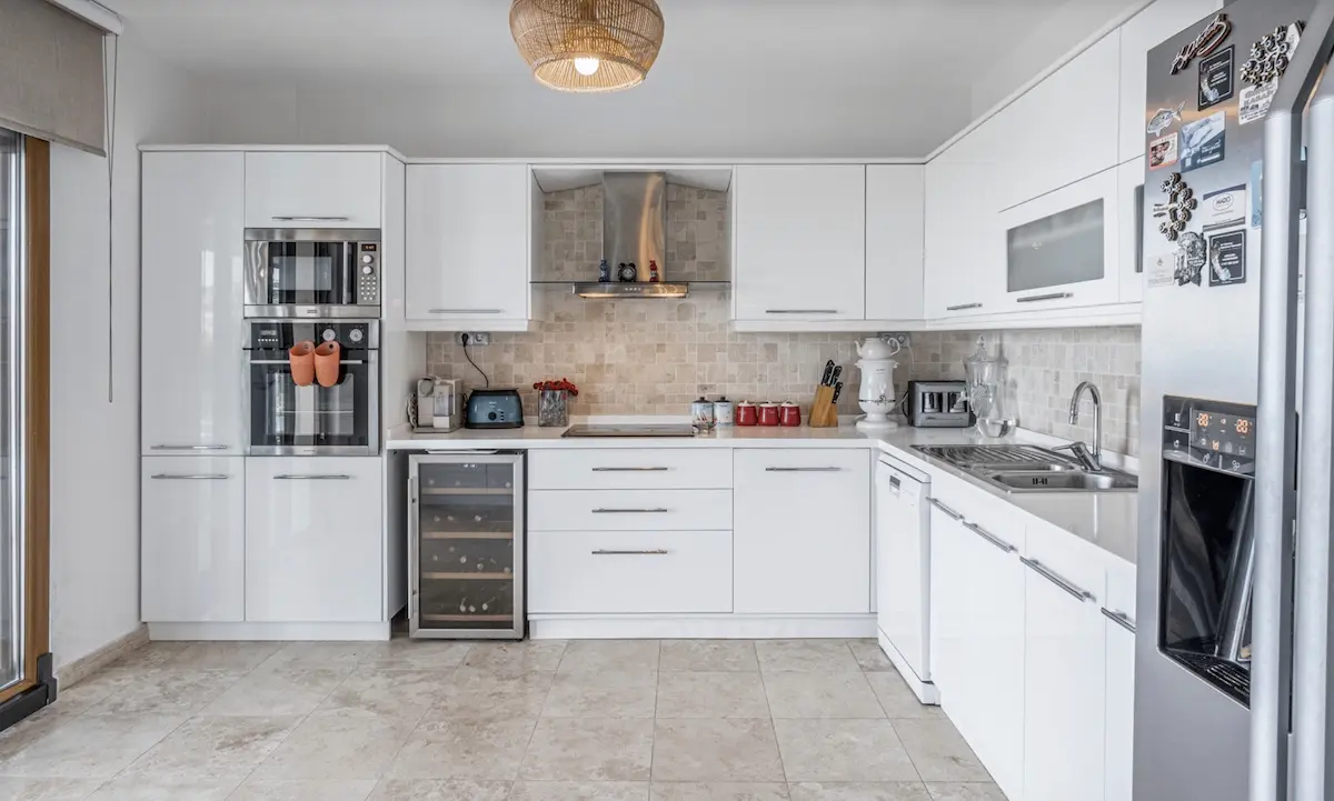 Fitted kitchen